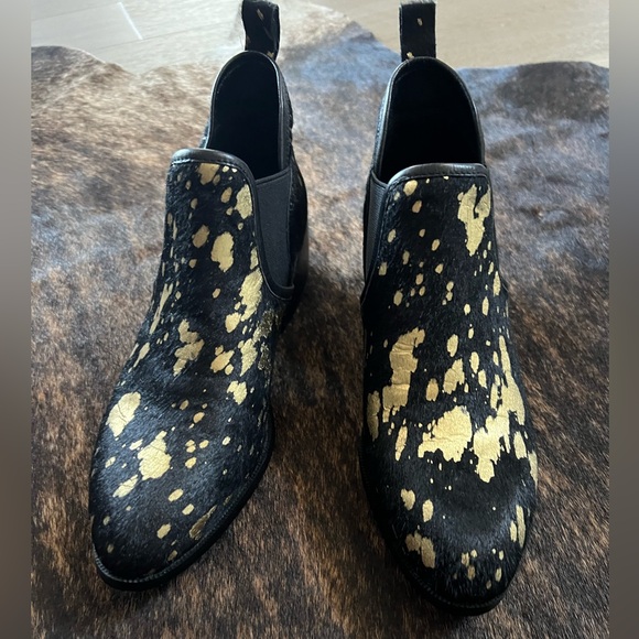 Django & Juliette Women's Cobys Pony Hair Bootie - Picture 4 of 11